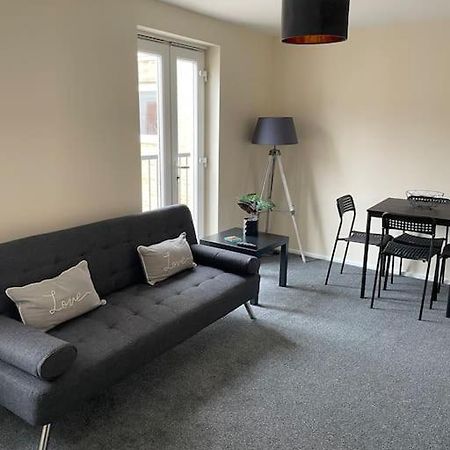 Lovely 1 Bedroom Studio Apartment - Merthyr Tydfil Exteriör bild