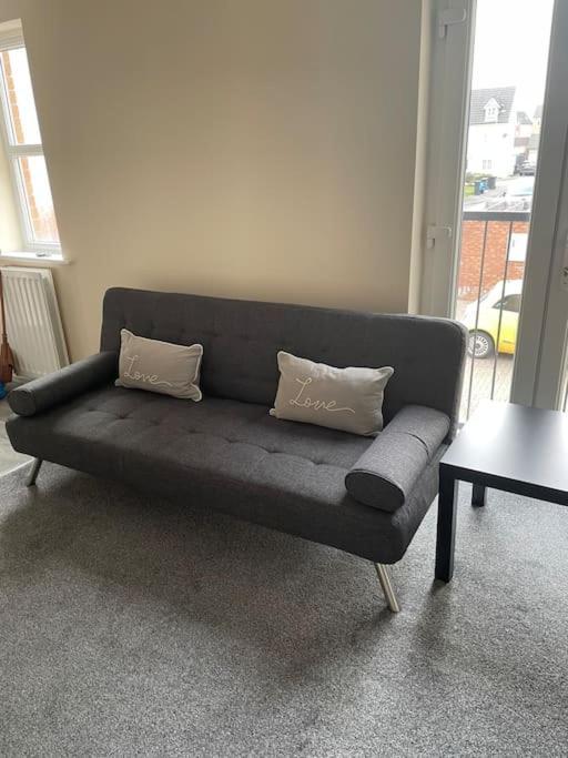 Lovely 1 Bedroom Studio Apartment - Merthyr Tydfil Exteriör bild